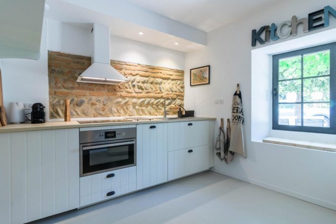 31G101423-3c5d32e6161c41508ac719dd2b3b1c0a