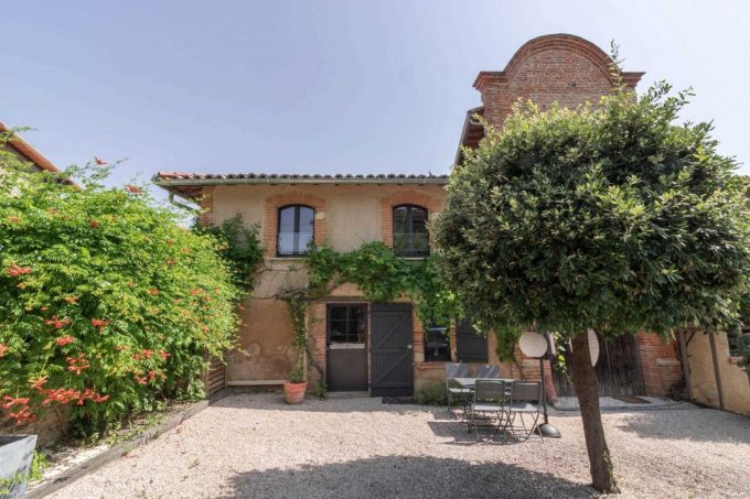 31G101423-999bebacce0843b3ba4d0b3ad22427ed