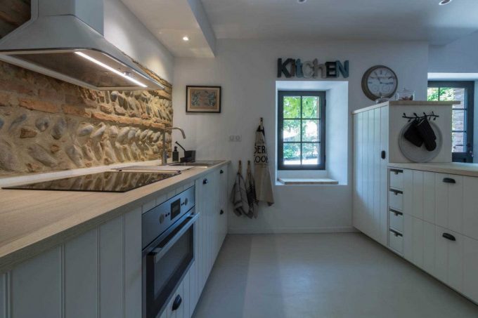 31G101423-a107619fc2014423af8c658282090292