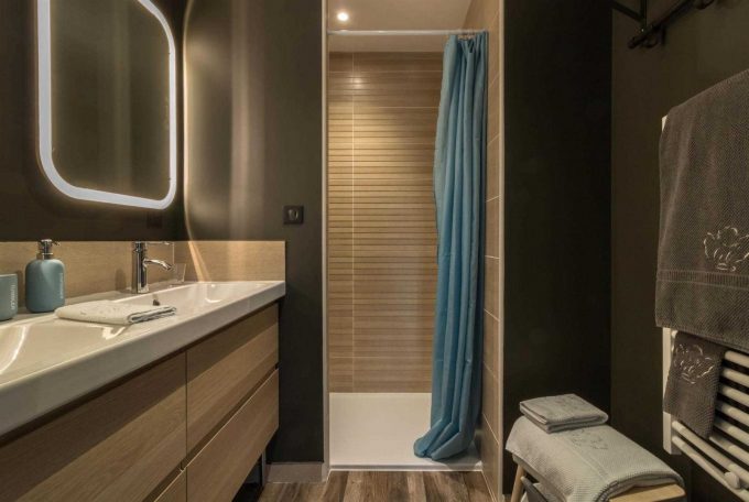 31G101423-fbf690e5309145c59746814aea7647d7