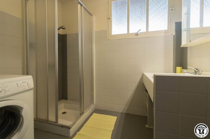 31G101425-1351a213b067418792eb2af88ea16b2b