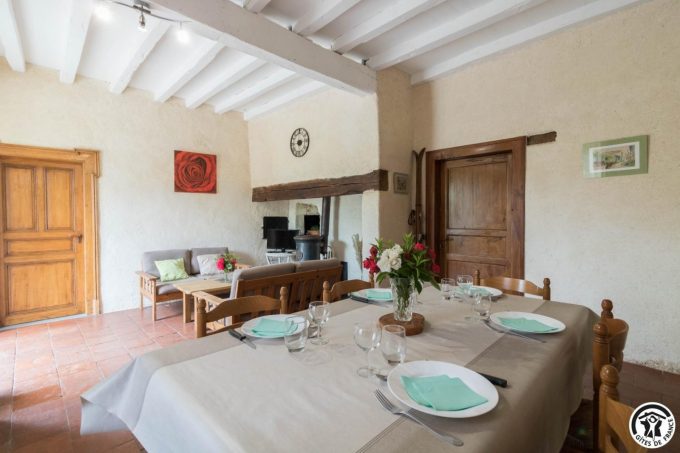 31G101425-14c6c9f1e85c47fc880307743f8535b2