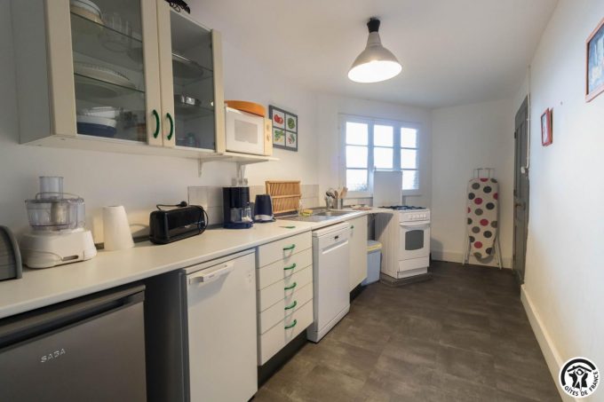 31G101425-694c41d8481b4ab99a6449c418cb56fa