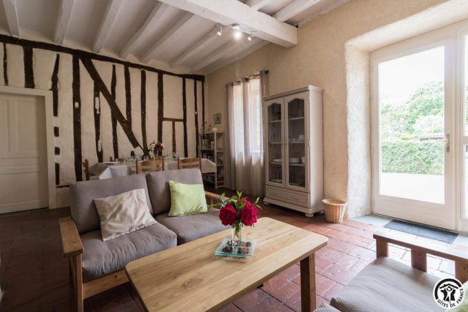 31G101425-6ef50953d29b47949fa4a3ba0195a863