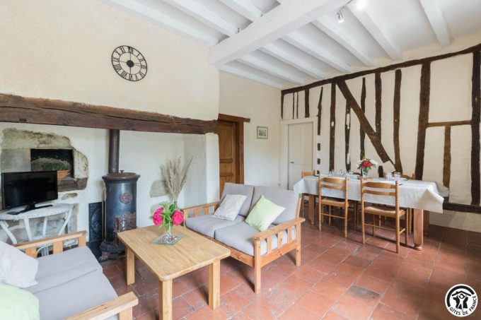 31G101425-bb18f6cc8e484d789fc4be3772430e80