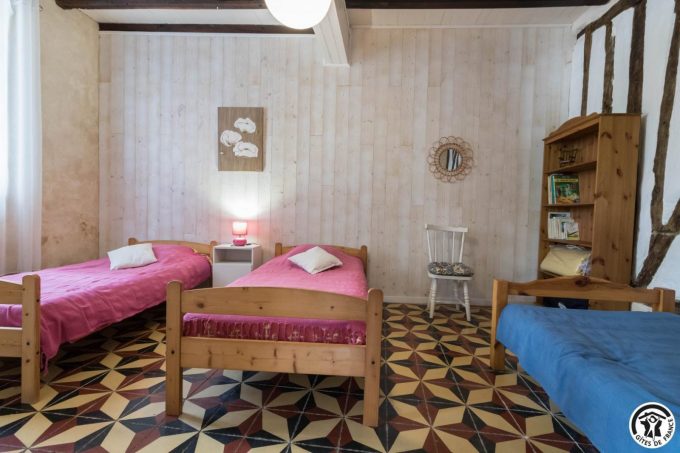 31G101425-e9debecef7e24e3bbf0de5a6d0554018