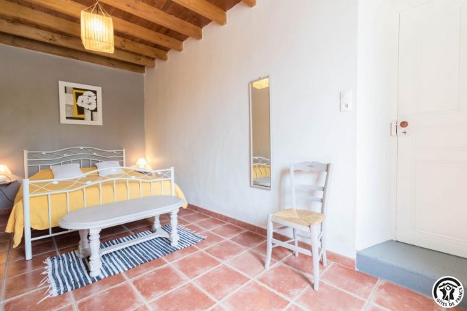 31G101425-fcea3a2b08d64e2f868e37e3744f2498