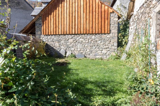 31G101432-2ebd889e045046be8bfa3ea67f2d3740