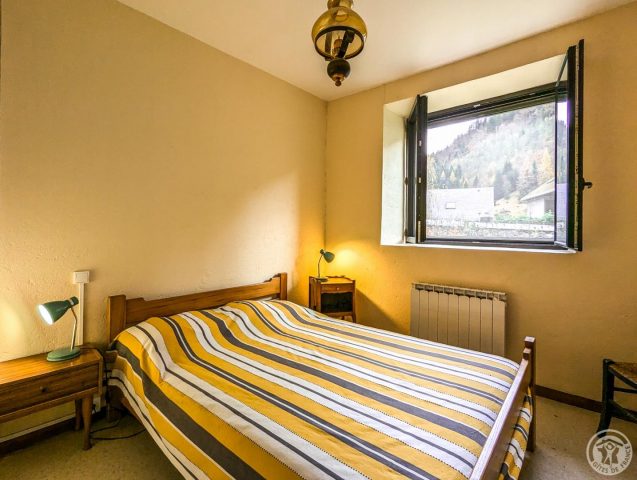 31G101432-8a095809f10549488c5a5e2b48fb6ba3