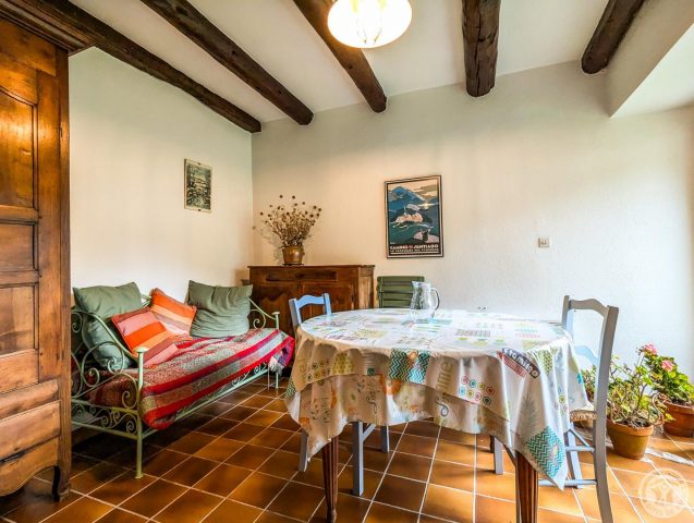 31G101432-de3b5c4d8a46464f9cacaf4ce911a5a4