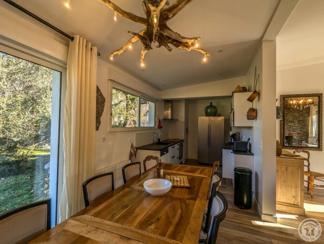 31G101444-6a0b8e1b7d4549d8844465fd831084c1