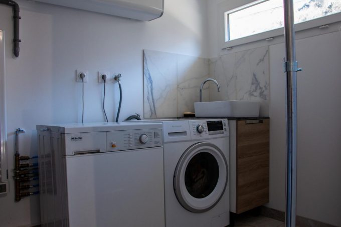 31G101444-c53c90ff03904bb88da198a30cdd7088