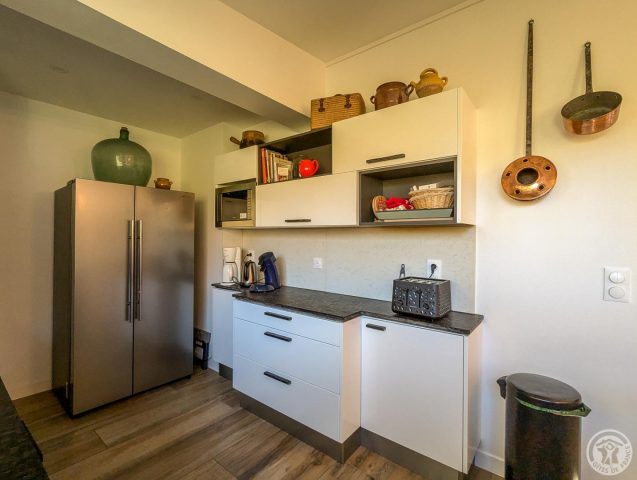 31G101444-d5f5d9e668e04ca3b22ec4329dceb068