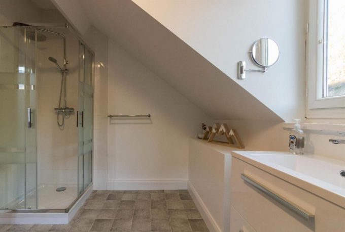 31G101449-08f538ec2121458f999304203703a01e