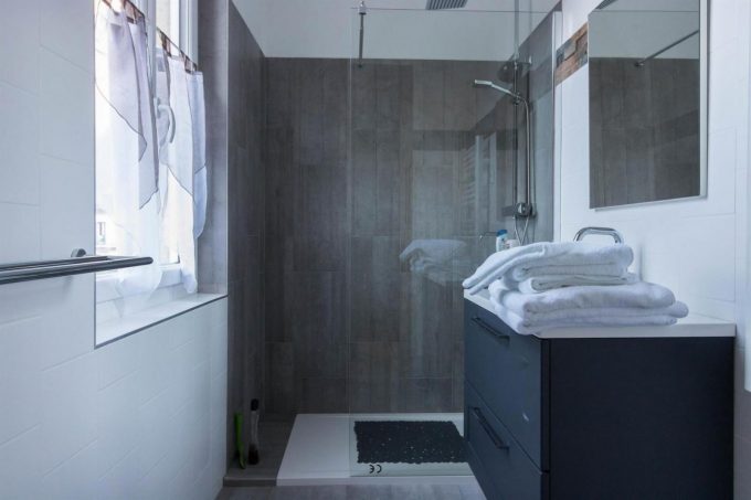 31G101449-094eb75a07fd4178bef6c85f210df307