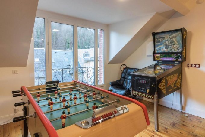 31G101449-34ef6f3d5e044f05932b1a1a1eeaf873