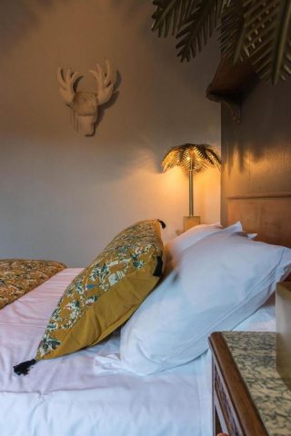 31G101449-98531f53e3f44694892f3cd1133b8f6d