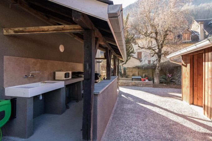 31G101449-b31a1b35d4584e5894e9d6b2262cf12a