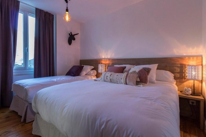 31G101449-d035646816ab4223b43a295e5f9c9948