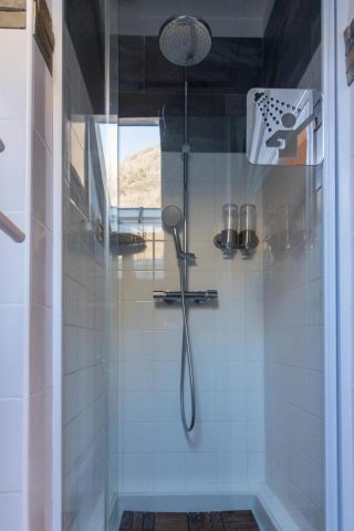 31G101449-e8676bc8a0114c898dd53d949903b763