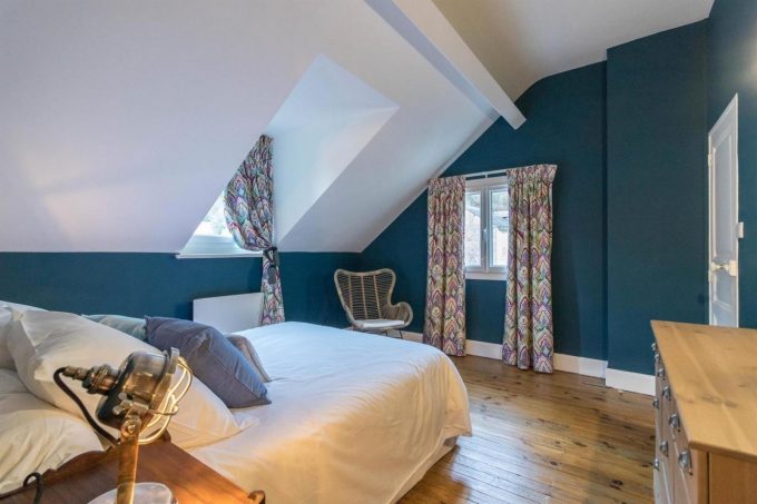 31G101449-eee4a7e7261d43e8973a54d283562d6e