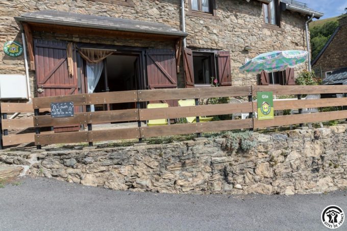 31G101463-37a3e59a53e04c278698fdf28984df58