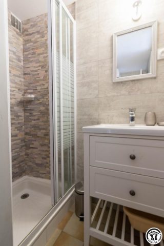 31G101463-c770df6c54bb405aa2fa4f7ba223f7d2