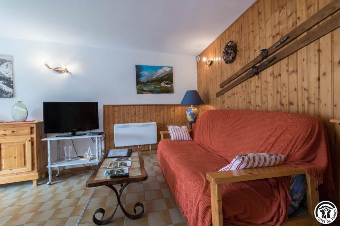 31G101463-d2d89a8a85374c6aa582fb87fa9e5a2d