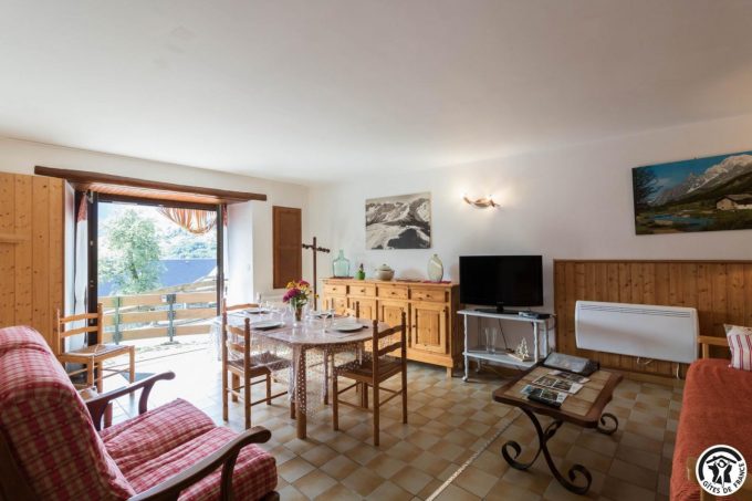 31G101463-f5d293fe842449e18ad3b664a18cee08