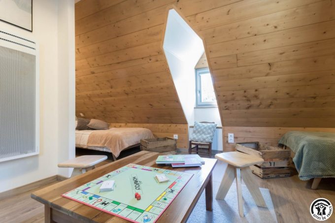 31G101464-22e1400e8719405bbda33129b5410752