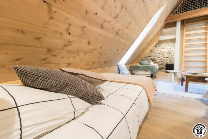 31G101464-6b7acd93a79445be87032d4e3329a205