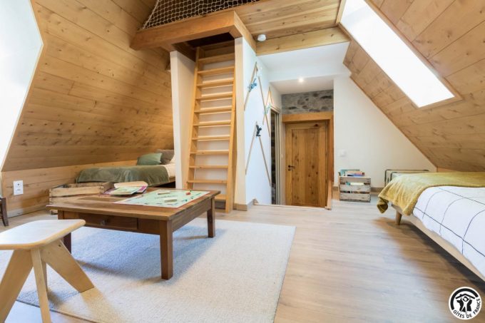 31G101464-7d3ed74b5e4547548a7c5b92ac273266