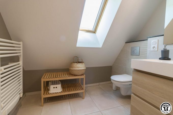 31G101464-84642ec27863402fa0d26c62b5864fe9