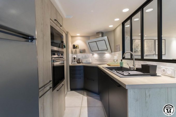 31G101464-a88401e212ec41a9be741f8eda5e528b