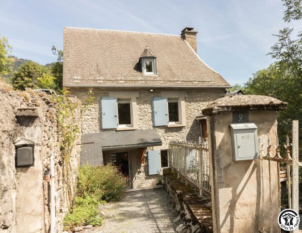 31G101464-afb312b89b554794ae793c57a5514670