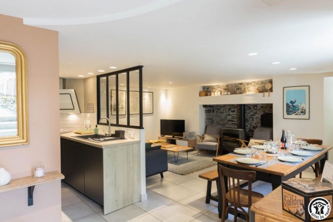 31G101464-bb5703b270e44252a50c4721cfe1408f