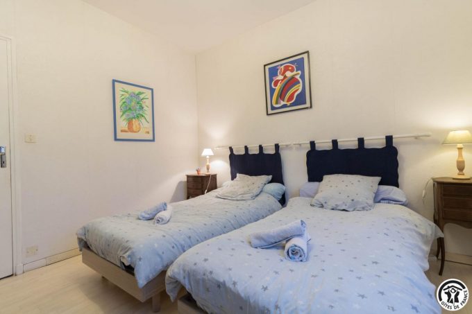 31G101477-82db8eea5d234ca0b7d6d6a60c688f7c