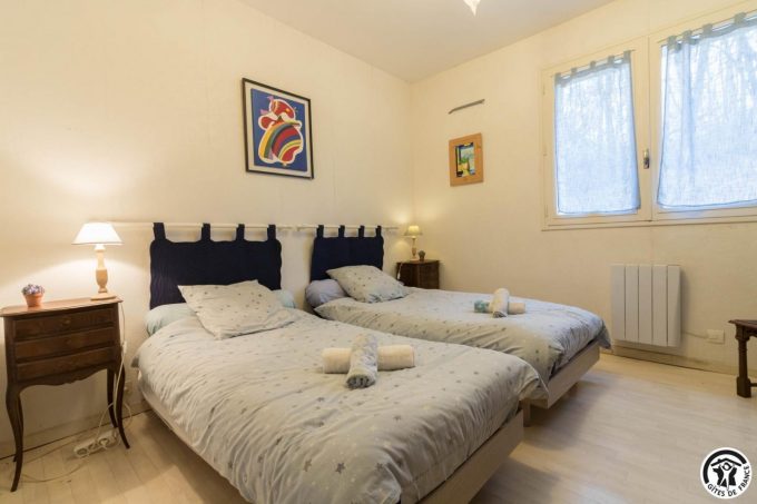 31G101477-f04550dee68948ee89e3a5b0c0067e97