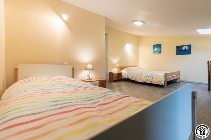 31G101478-0c71a873b25d48158d7a1098071d1efb