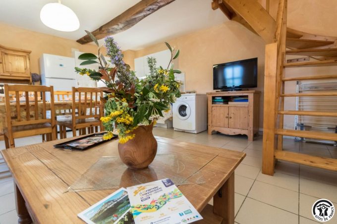 31G101478-adcced9caa994e10b5798760b1688d09