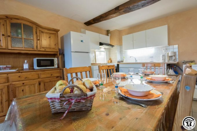 31G101478-da104385ff174f8abe98acf8ce6e438f