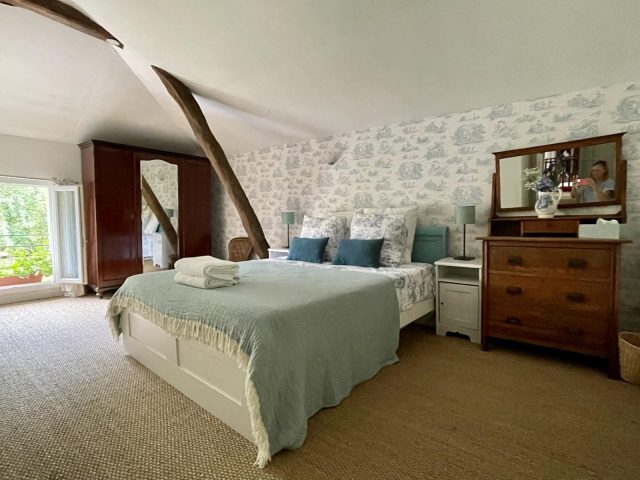 31G101480-4de727b973f944a6b3f3f2bdc823c39c