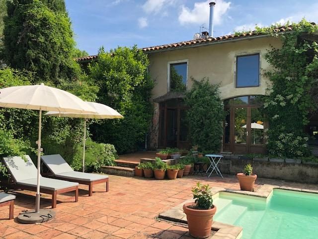 31G101480-636fbff05bc1406d9af9db4c900a4912