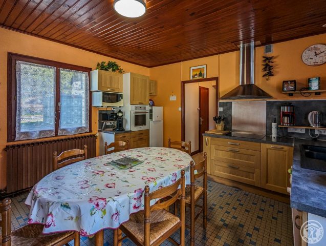 31G101491-3cfc01c52b3e4626885a9980d1dd5ebc