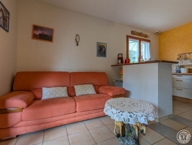 31G101494-333eb7bd92264a8693c9aaff6596807a