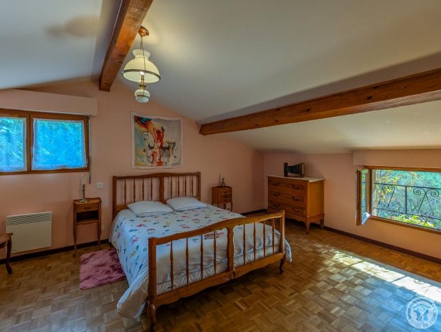 31G101494-57fb8b2b56a9440e8daa30bc4e154289