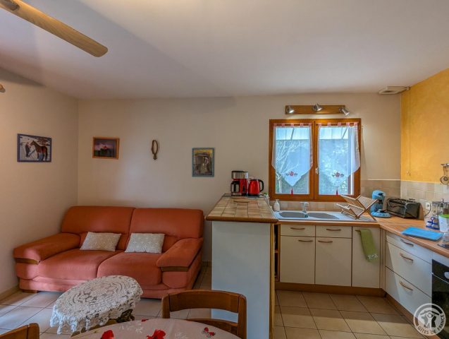 31G101494-ca224cdbe27b405fa383991769e4df12