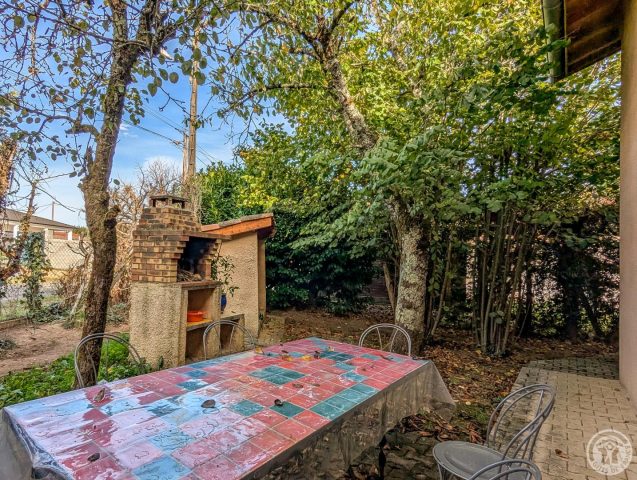 31G101494-f02c06c0714c4e34a23ca34c8b3be4f9