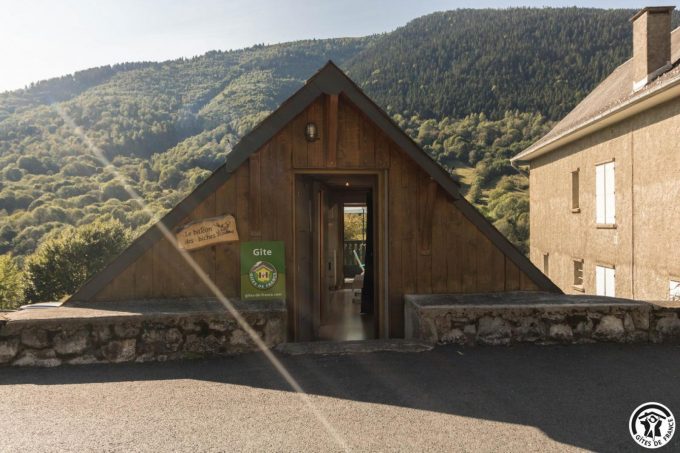 31G101499-09d4f4aff6fd440baaa9f3b71cb49e27