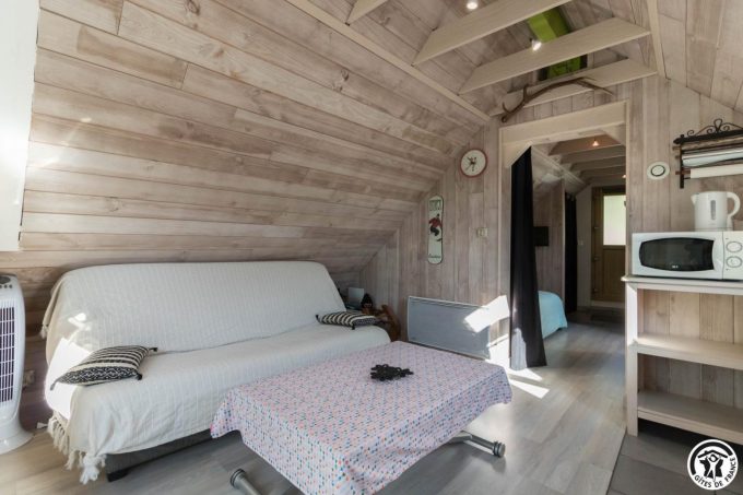 31G101499-2a0602e2197d49689069993772974c98